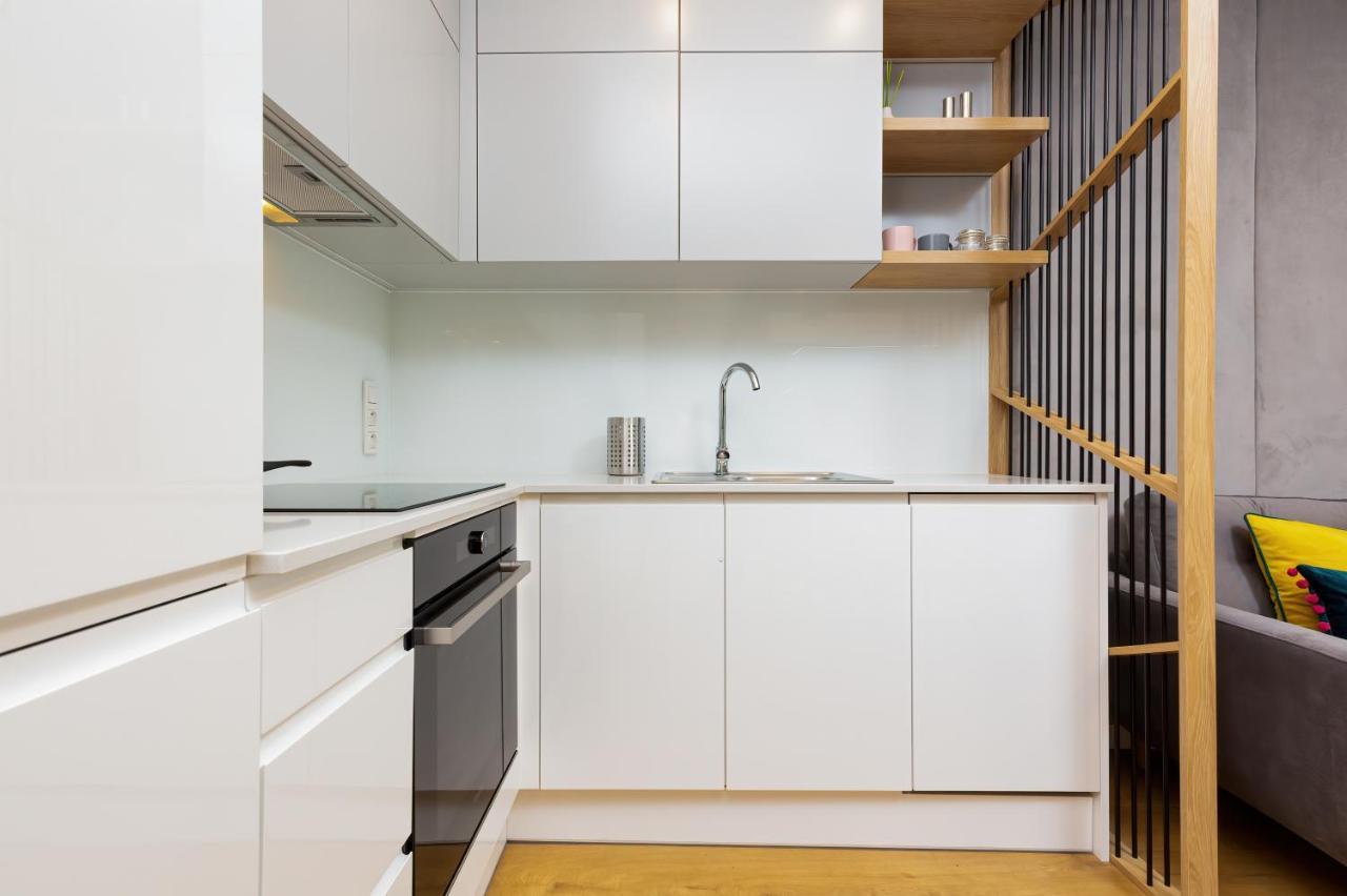 Apartment City Center Grzybowska By Renters Prestige Warszawa Zewnętrze zdjęcie