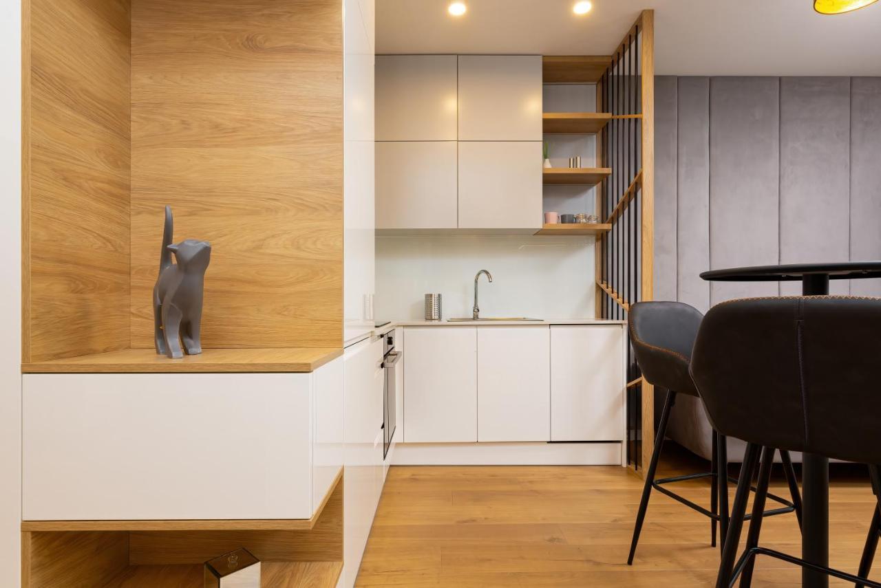 Apartment City Center Grzybowska By Renters Prestige Warszawa Zewnętrze zdjęcie